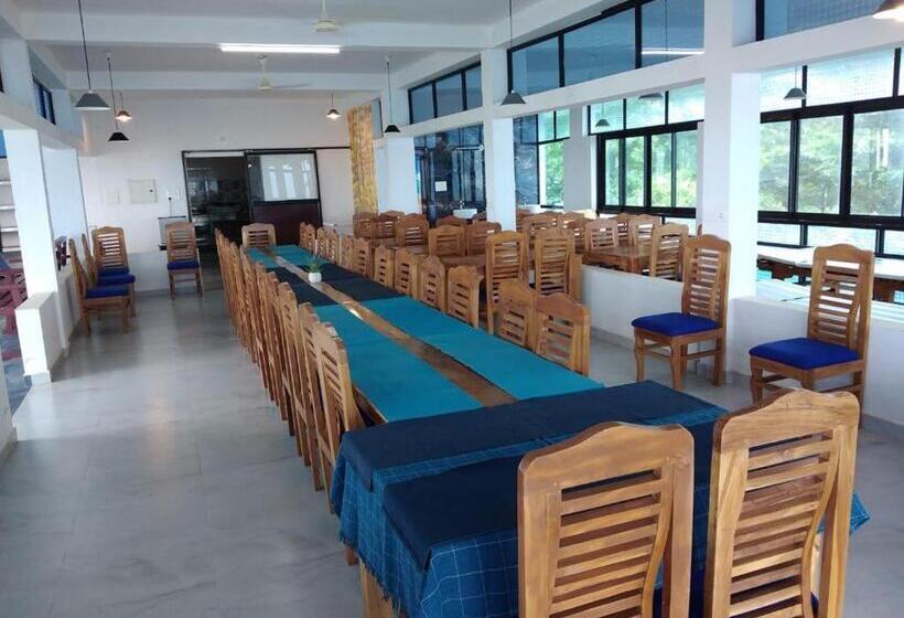 هتل The Marine Pride Beach Resort & Spa