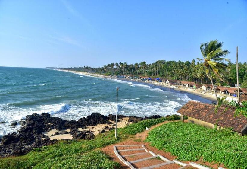 هتل The Marine Pride Beach Resort & Spa