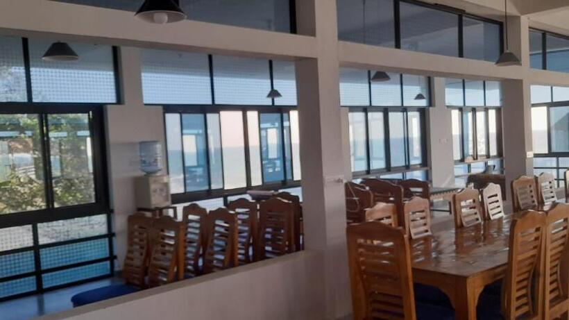 هتل The Marine Pride Beach Resort & Spa