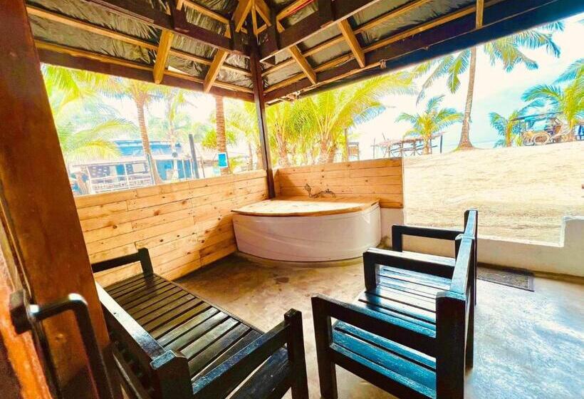 هتل North Shore Beach Resort