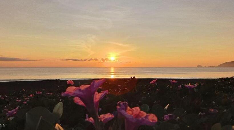 فندق North Shore Beach Resort