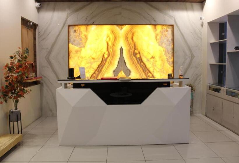 בית מלון כפרי Shri Anand Dham, Nathdwara   125 Meters Away From The Temple