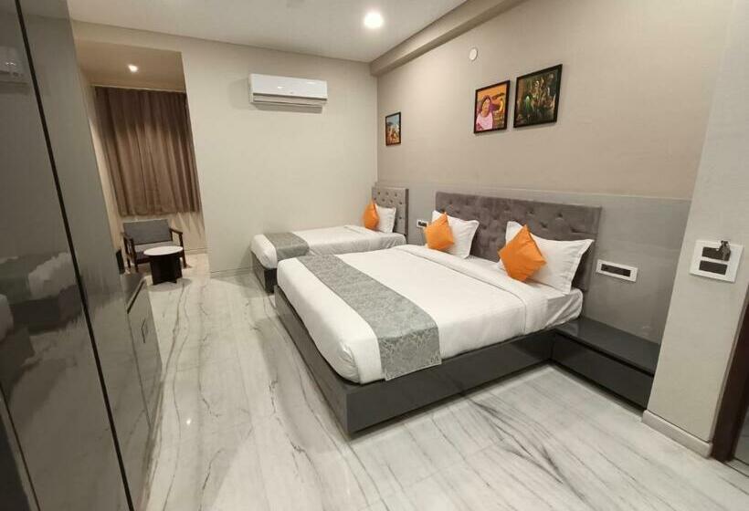 בית מלון כפרי Shri Anand Dham, Nathdwara   125 Meters Away From The Temple