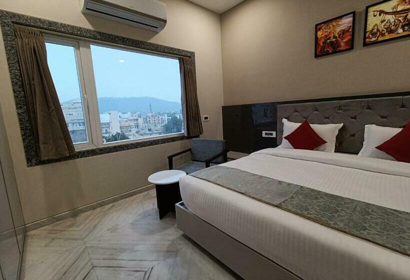 בית מלון כפרי Shri Anand Dham, Nathdwara   125 Meters Away From The Temple