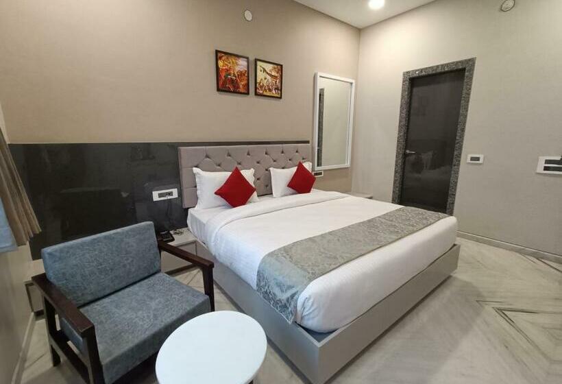 בית מלון כפרי Shri Anand Dham, Nathdwara   125 Meters Away From The Temple