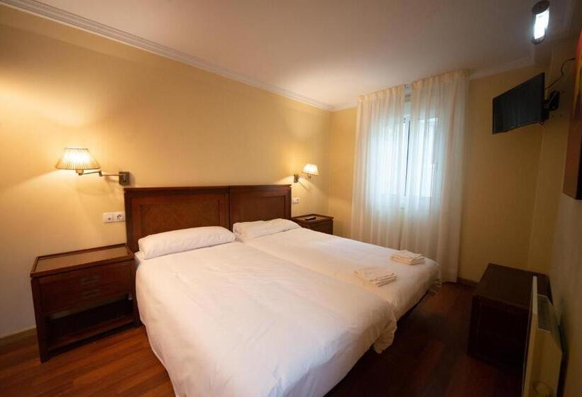 پانسیون Cabalo Furado Tui