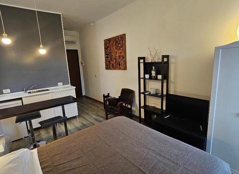 پانسیون Essential & Parking In Centro Città Con Parcheggio Privato E Wifi