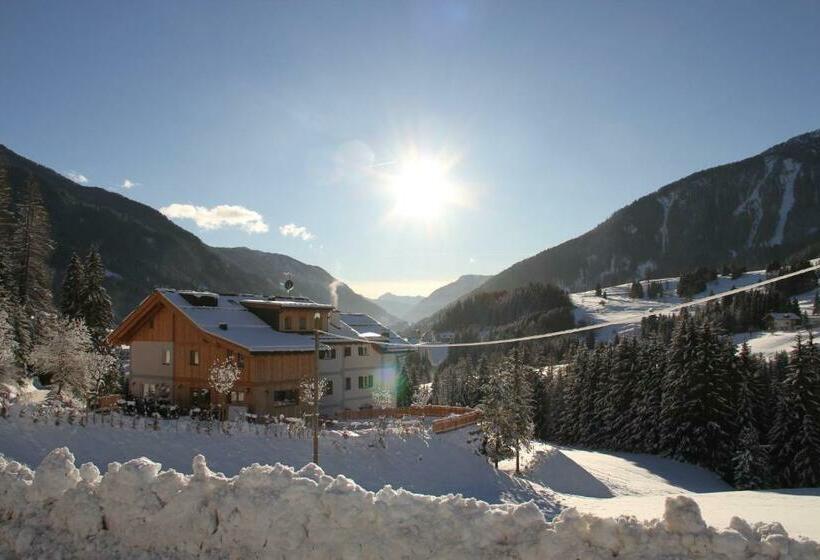 פנסיון La Lum De Roisc