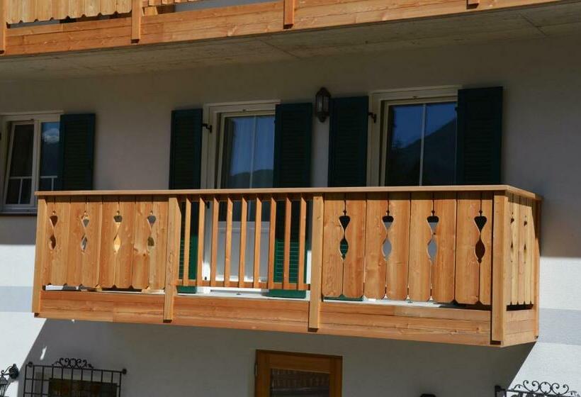 פנסיון La Lum De Roisc