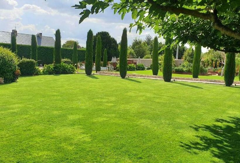 بنسيون Les Loges De Saint Eloi  Gîtes