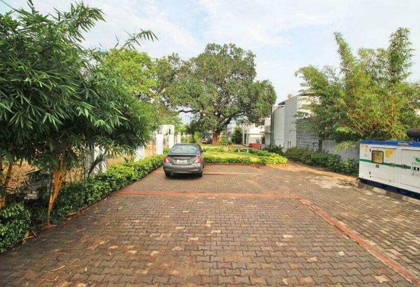 אתר נופש La Flora Cloud 9 Yelagiri