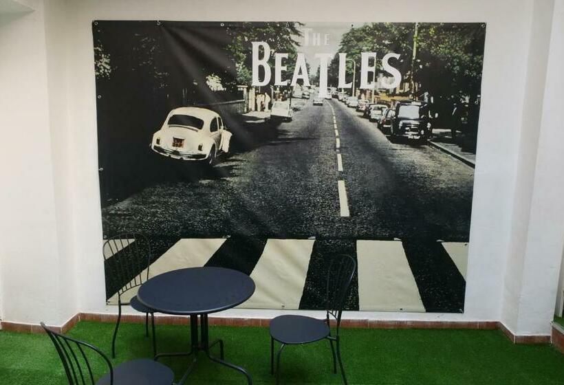 هاستل Guitar Rooms