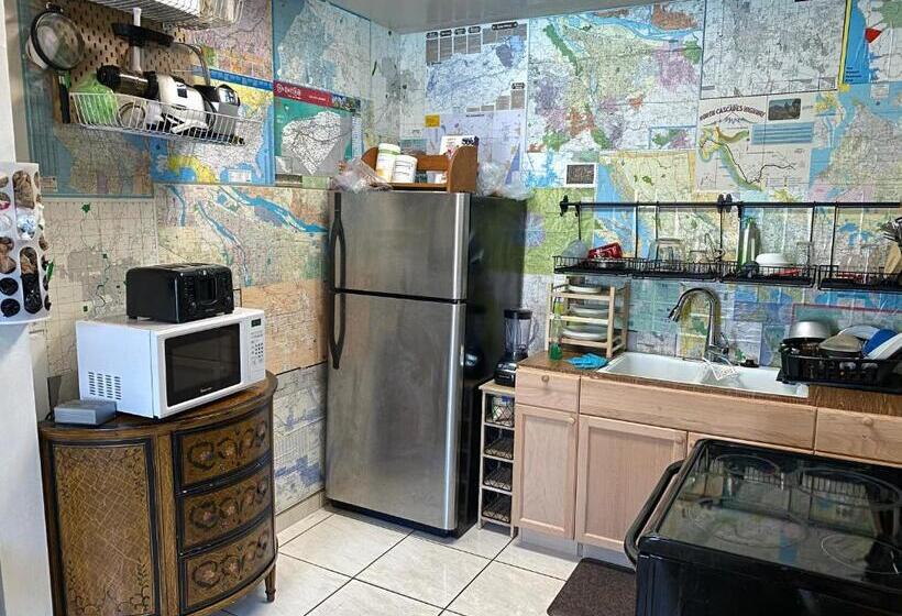 فندق صغير Single Size Top Bunk Bed Mixed Shared