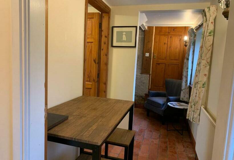 Bed and Breakfast Farmhouse Studio Near Shrewsbury