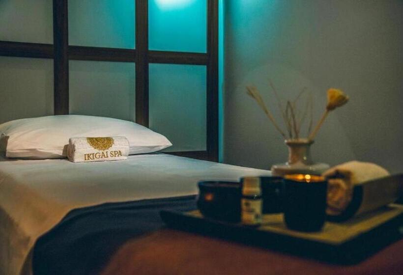 Отель Laghetto Golden