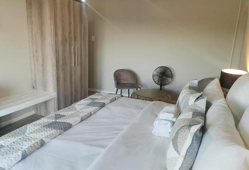 فندق The Thatch Hide