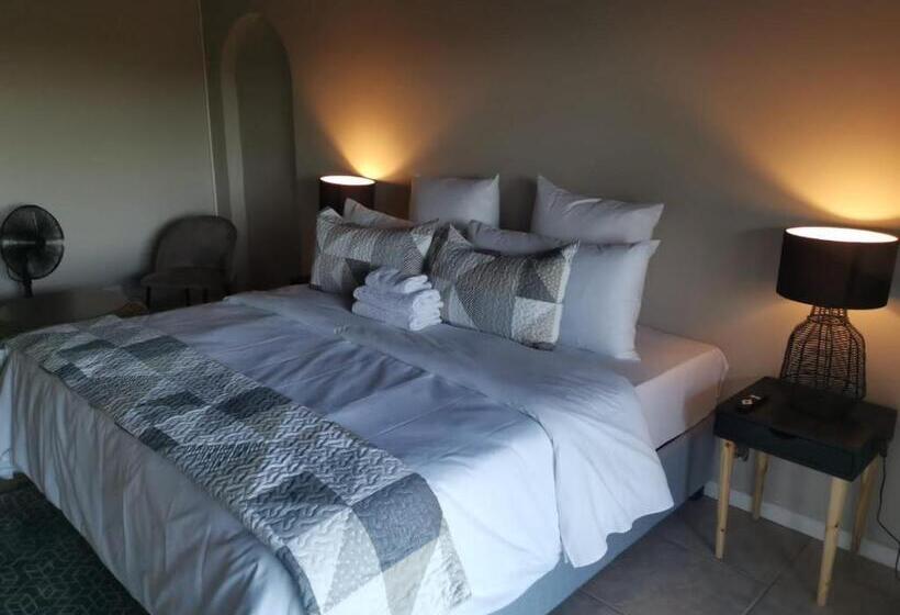 فندق The Thatch Hide