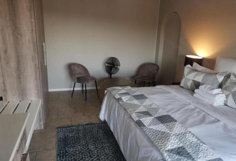 فندق The Thatch Hide