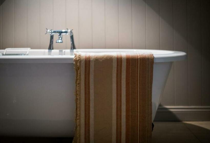 فندق صغير The Hare & Hounds Inn