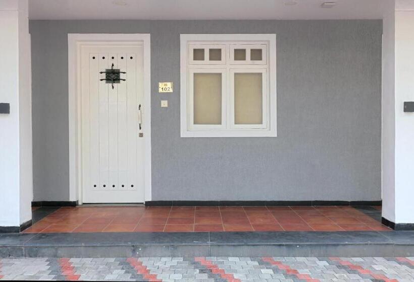 ホテル Gold Beach Villa