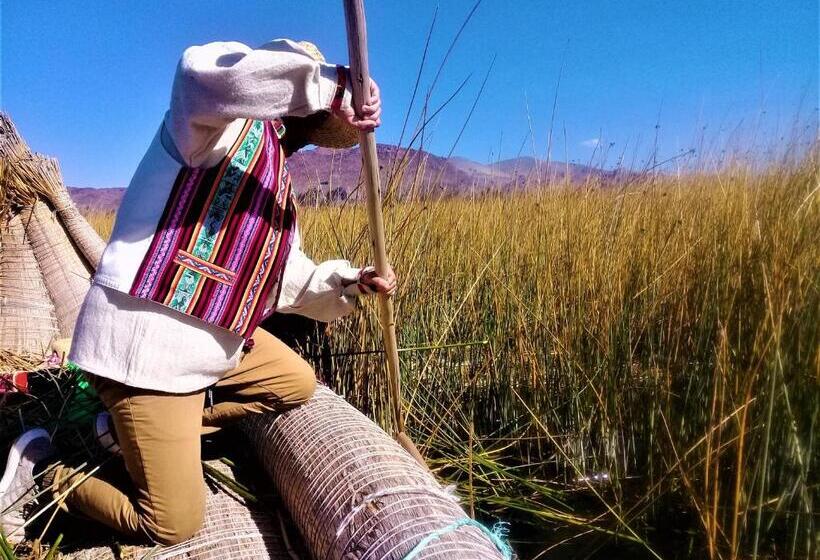 ホテル Los Uros Lago Titicaca