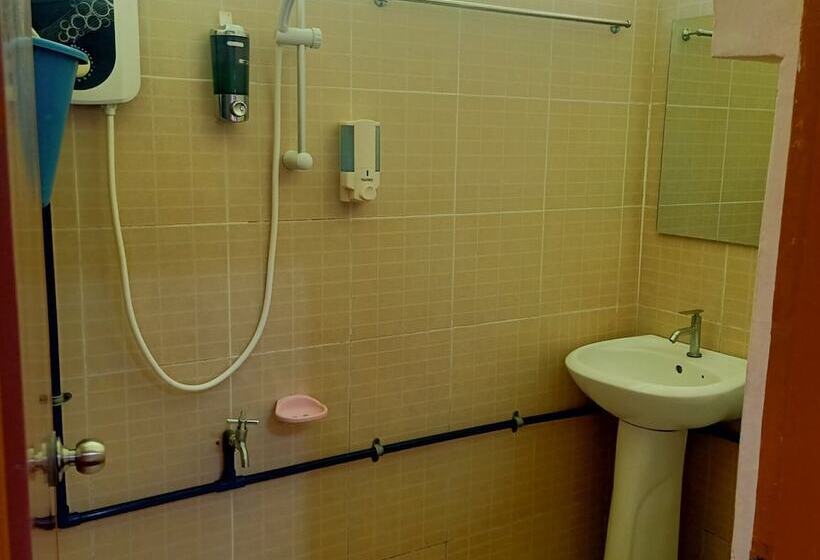 فندق Oyo 90366 Home Valley Guesthouse Tambunan