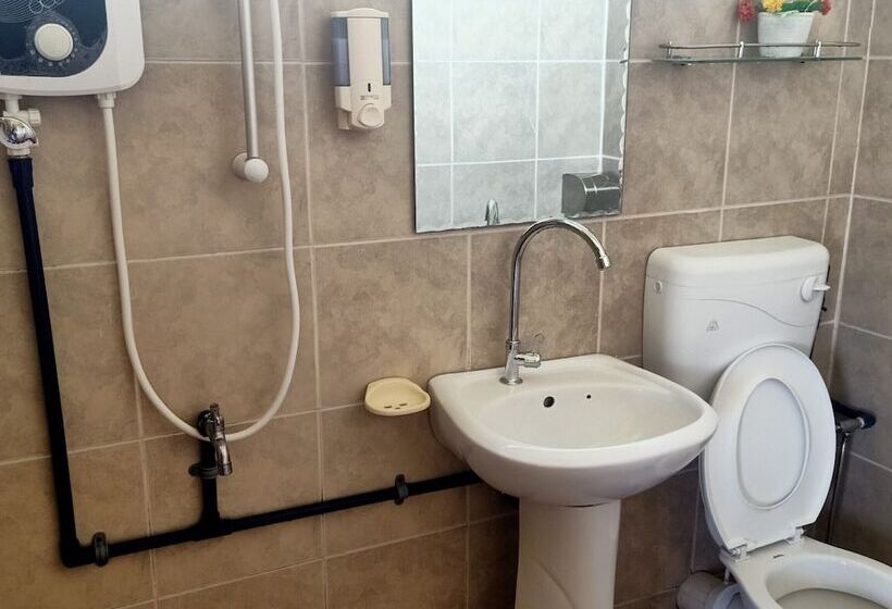 فندق Oyo 90366 Home Valley Guesthouse Tambunan