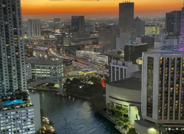 Iconbrickell Tower 3 W Residences