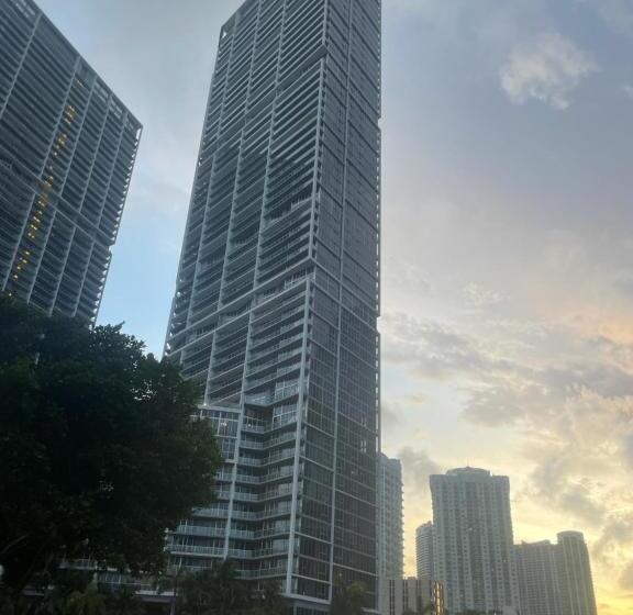 Iconbrickell Tower 3 W Residences