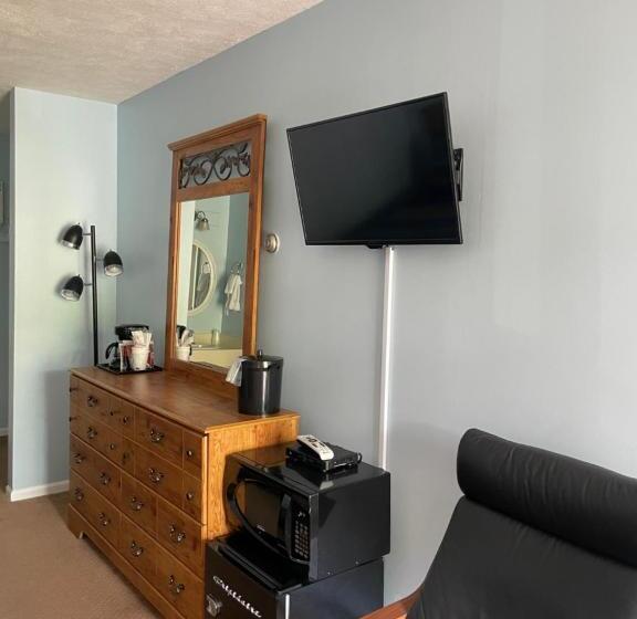 فندق على الطريق M22 Inn Glen Arbor