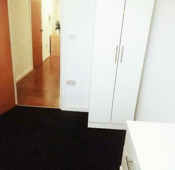 بنسيون Double Close To Bradford University And City Centre