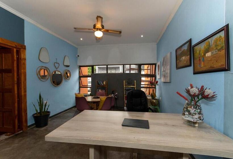 بنسيون Woodpeckers Guest House