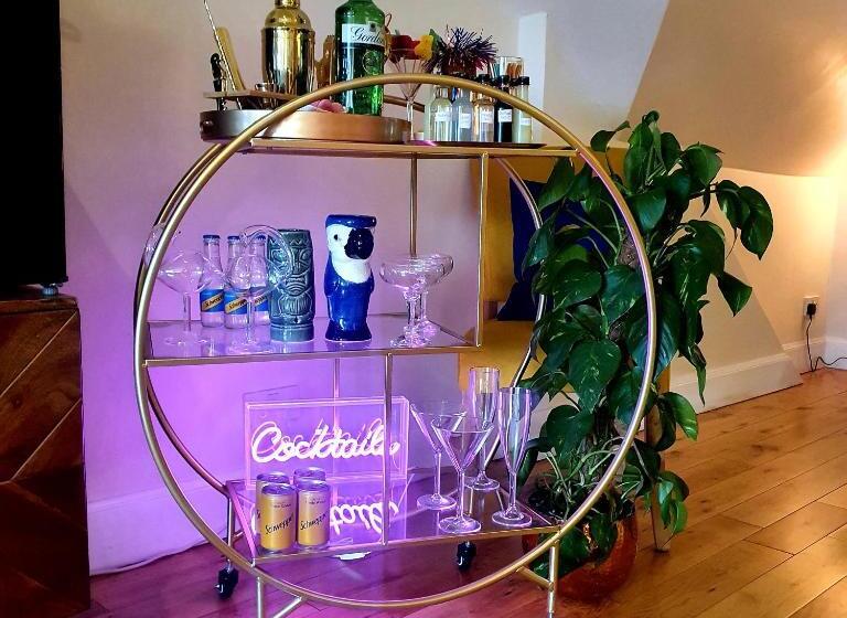 The Blue Horse Suite At The Grumpy Schnauzer B&b Private Hot Tub, Gym, Breakfast, Stunning!