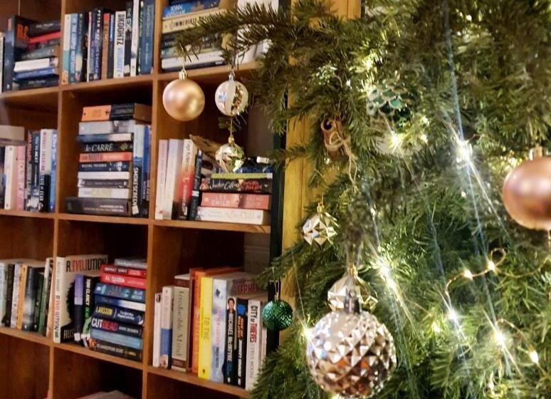 The Blue Horse Suite At The Grumpy Schnauzer B&b Private Hot Tub, Gym, Breakfast, Stunning!