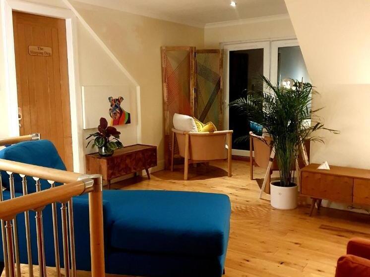 The Blue Horse Suite At The Grumpy Schnauzer B&b Private Hot Tub, Gym, Breakfast, Stunning!