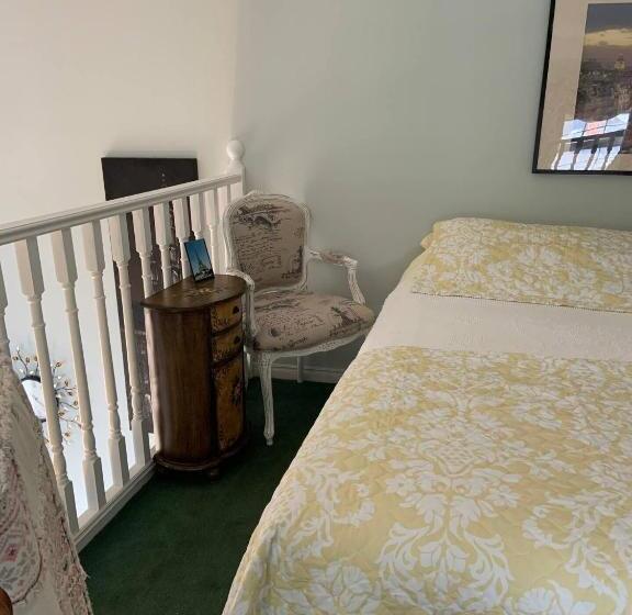 Общежитие The Jypsy Inn Chambre Damour Bracebridge