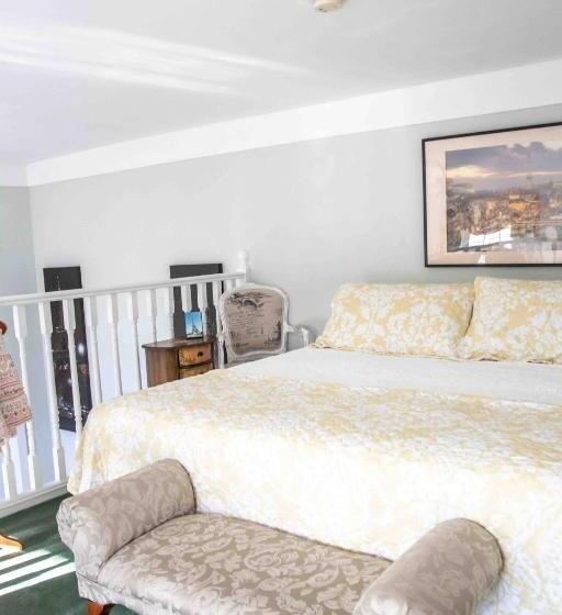 Общежитие The Jypsy Inn Chambre Damour Bracebridge