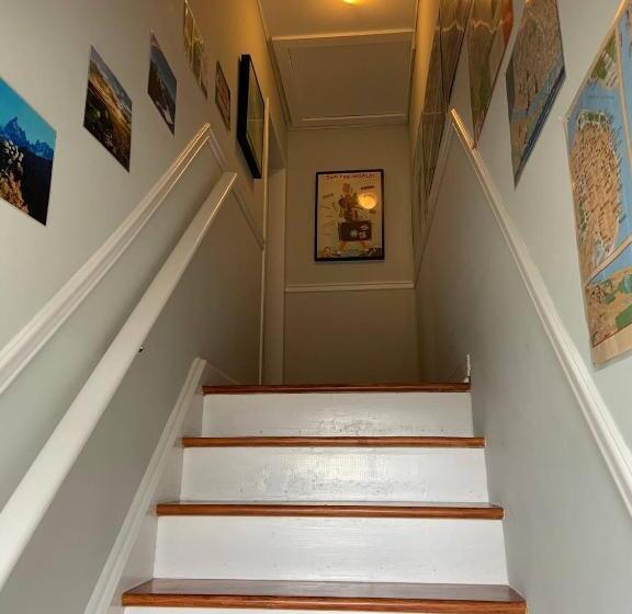 Общежитие The Jypsy Inn   Journey Apartment Muskoka