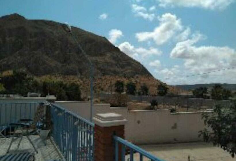 تختخواب و صبحانه Recovery Mountain Homestay