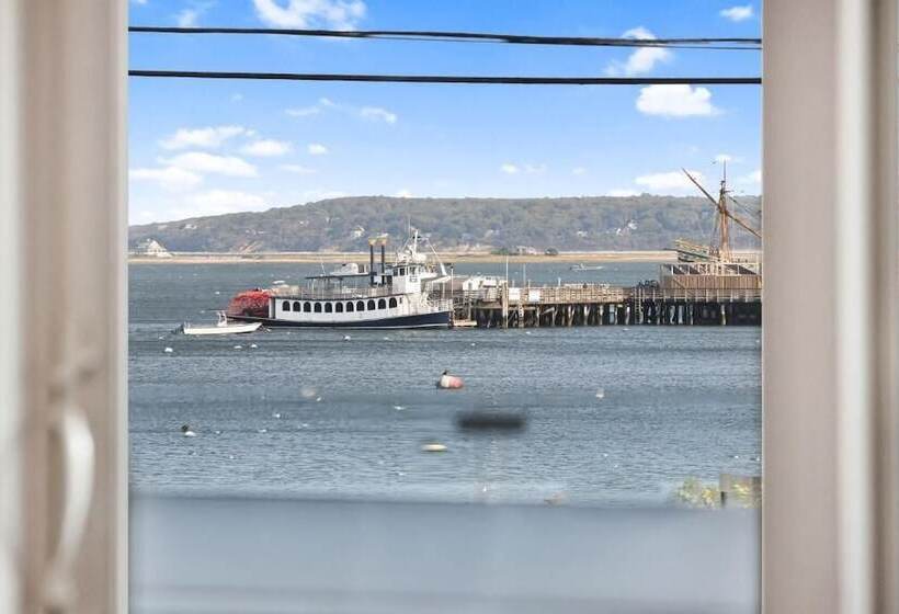 Harbourtown Suite Water View