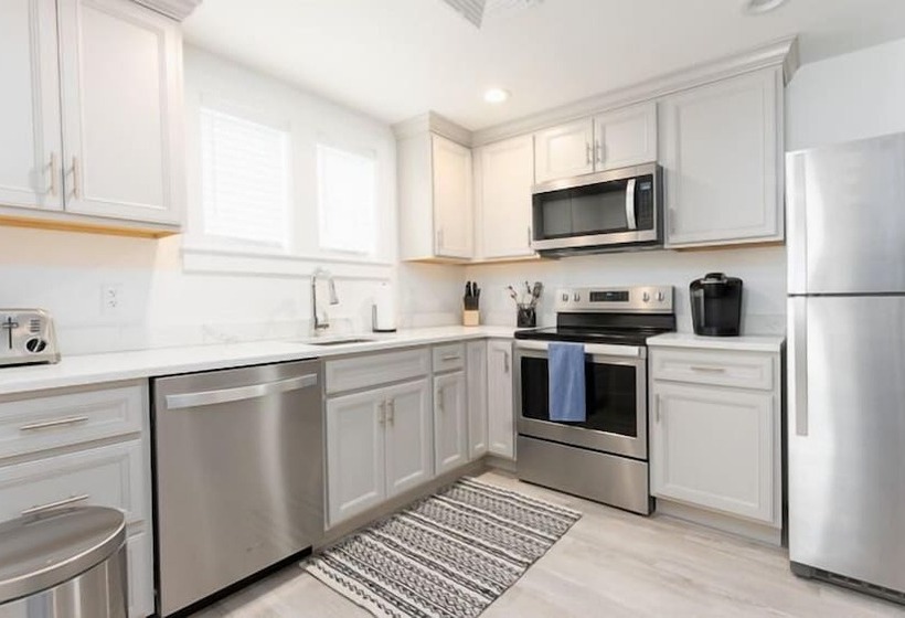 Harbourtown Suite Water View