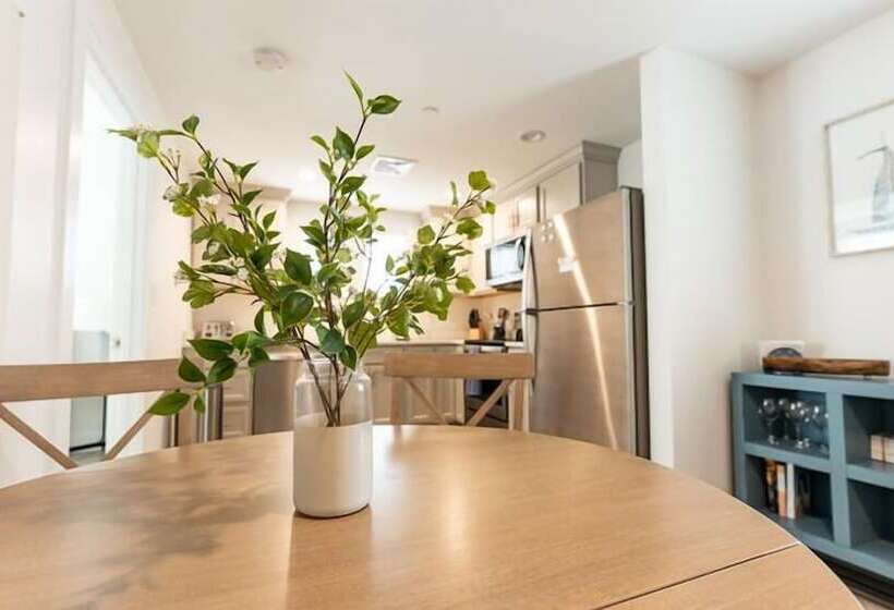 Harbourtown Suite Water View