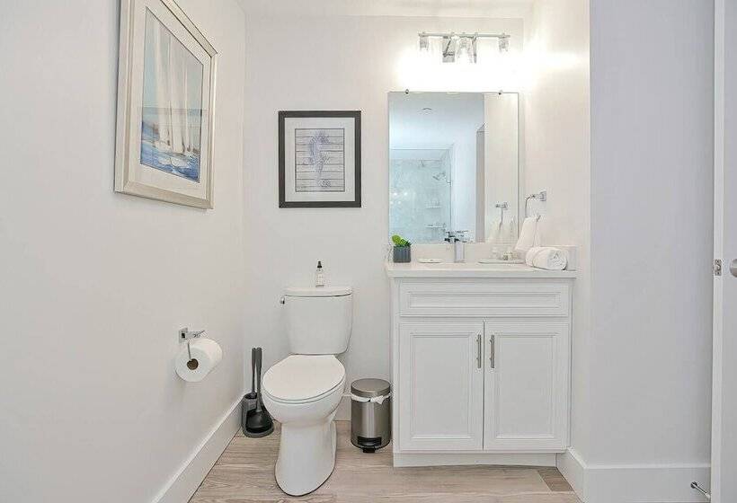 Harbourtown Suite Water View