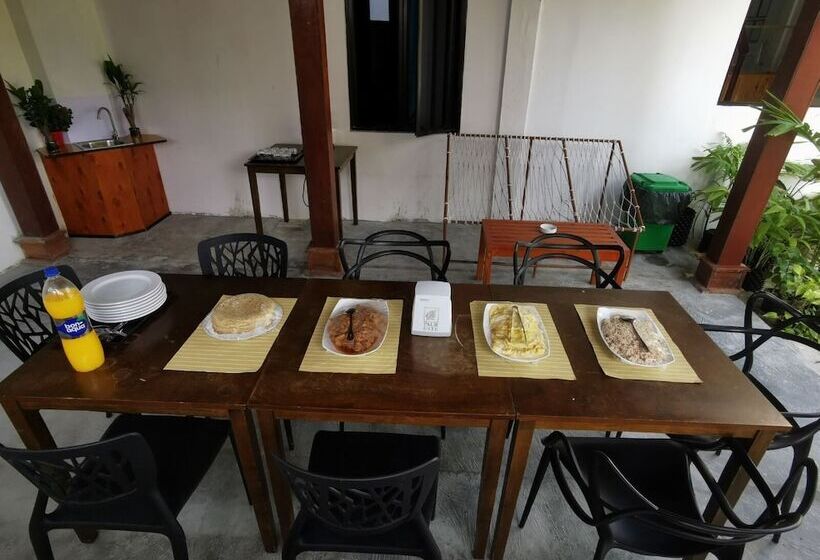 پانسیون Palm Gate Maldives