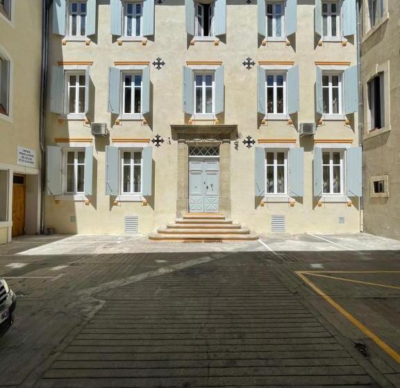 פנסיון Studio Du Maire Maison De L église Du Couvent