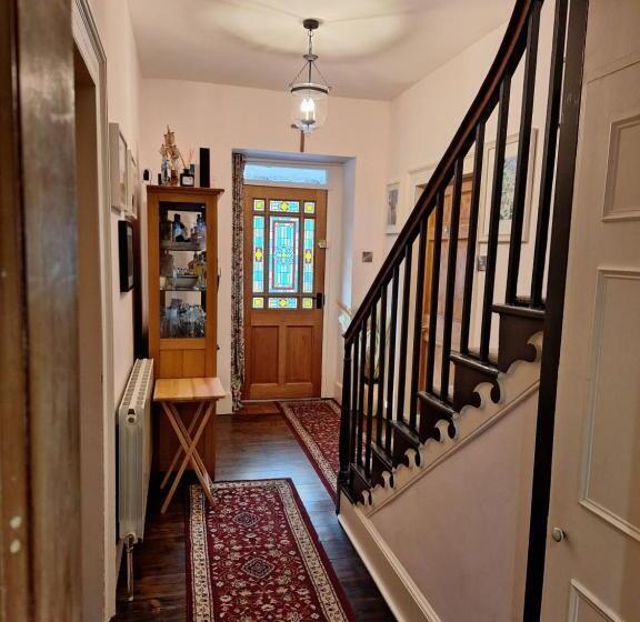 مبيت وإفطار Slate Hall