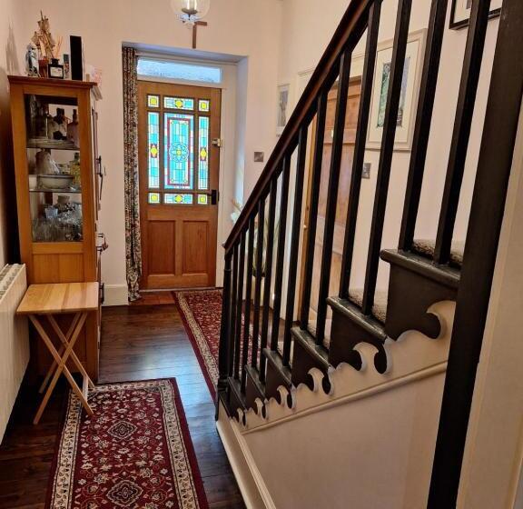 مبيت وإفطار Slate Hall