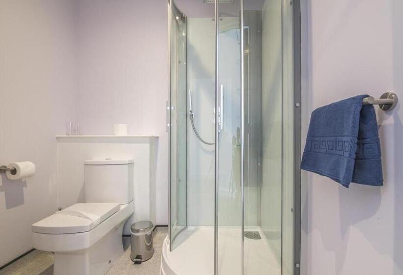 Отель No 1 Ocean Cabins   Saundersfoot Harbour   Saundersfoot