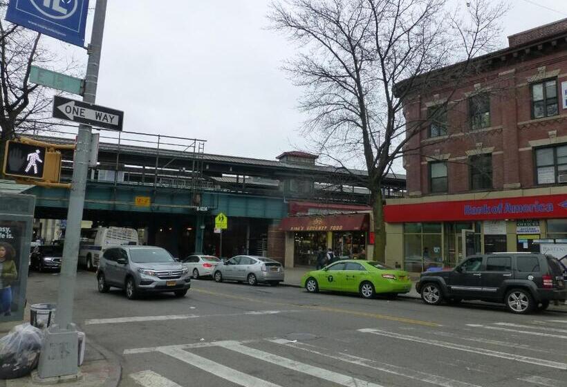 پانسیون Classical American House 3