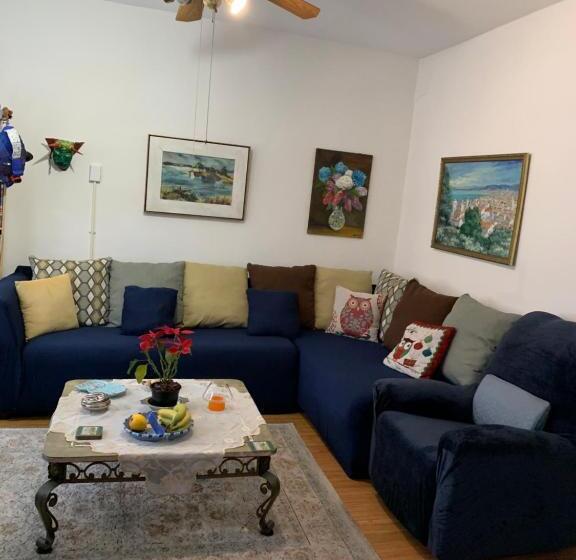 پانسیون Classical American House 3